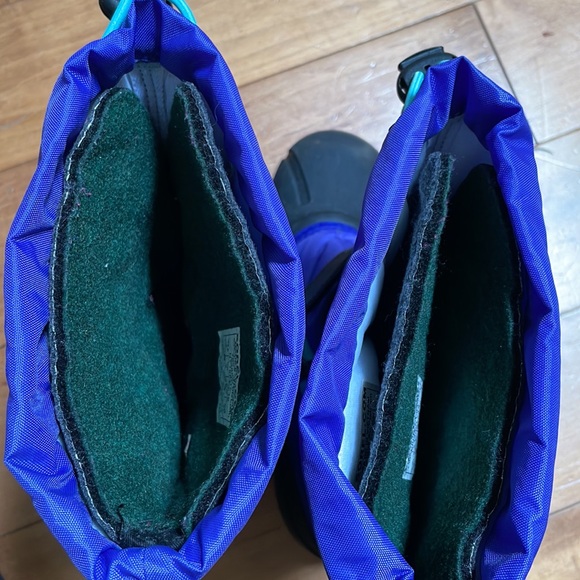 Sorel Kids Winter Boot - Size 3 - Picture 7 of 7
